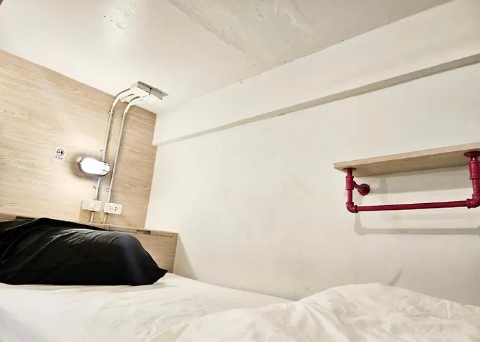 Friends At Phloen Chit Hostel Bangkok